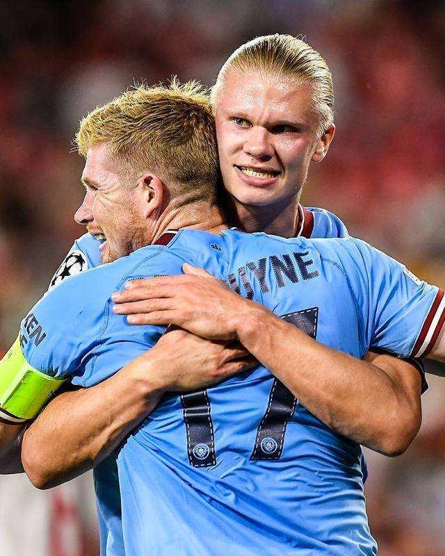 爱尔兰英雄帕罗特含泪接受采访：这就是我们热爱足球的原因