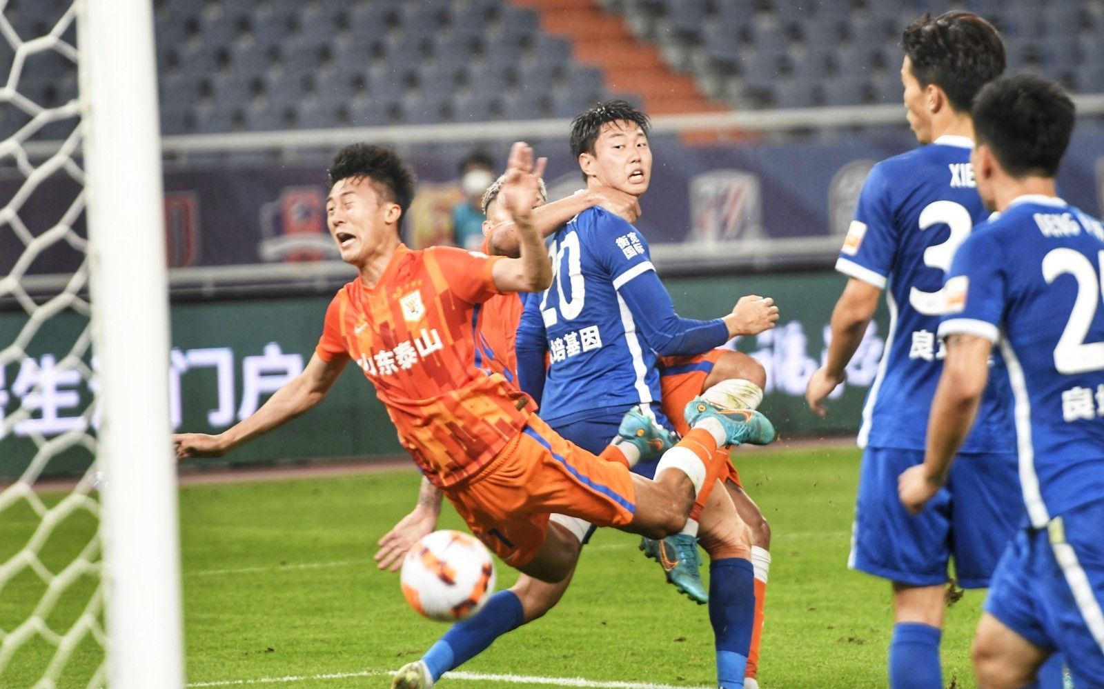 官方：科隆后卫、波黑国脚加济别戈维奇租借回归格拉茨风暴（官宣：波黑国脚加济别戈维奇自科隆租借回归格拉茨风暴）