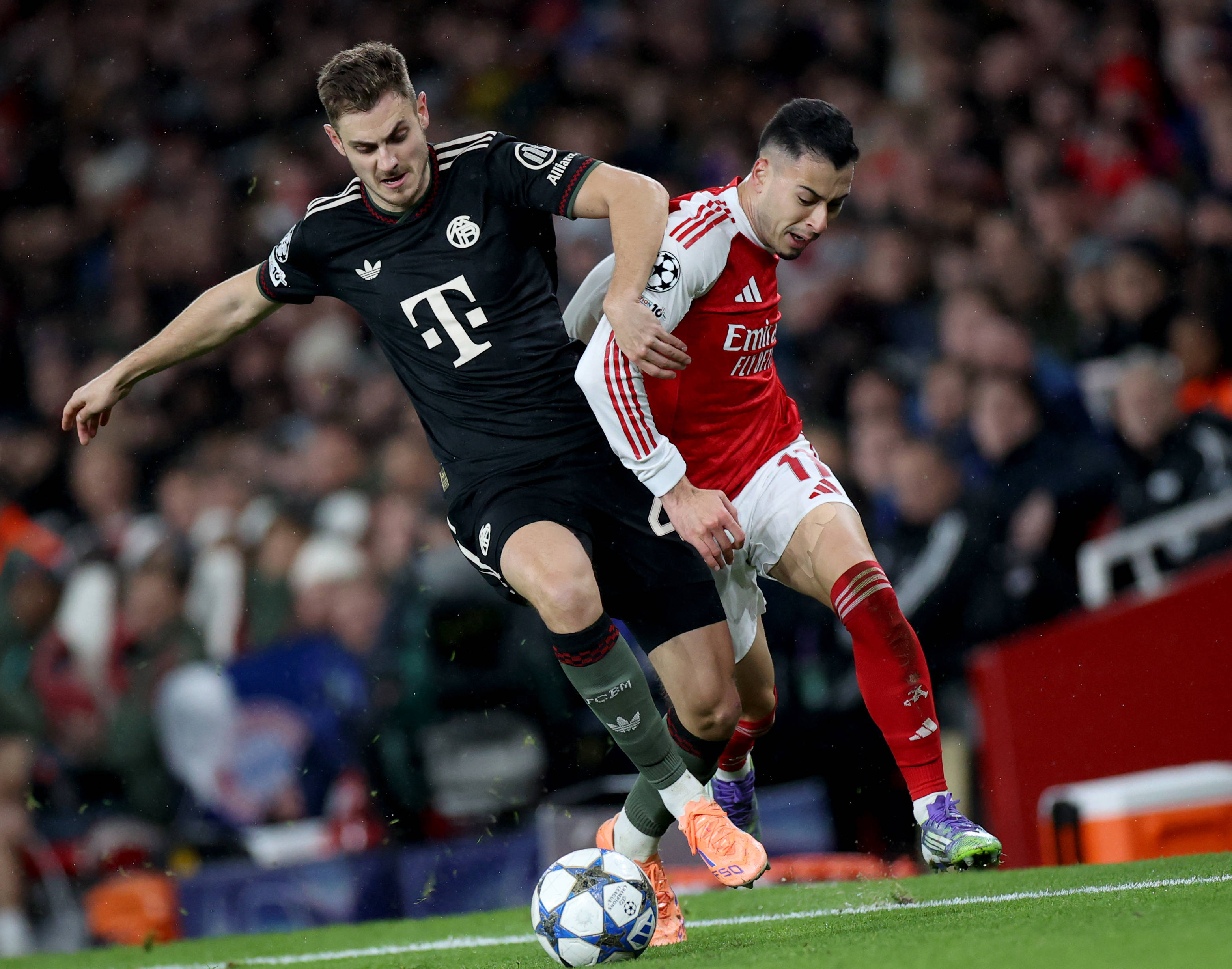 邓加：维尼修斯是足球层面的领袖，而非更衣室领袖（邓加：维尼修斯的领导力体现在比赛中，而非更衣室）