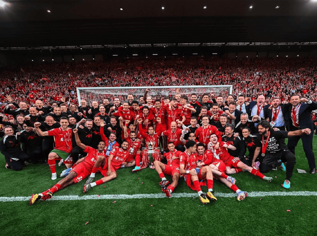 李鸿其获奖感谢妻子王紫璇，两人现场落泪