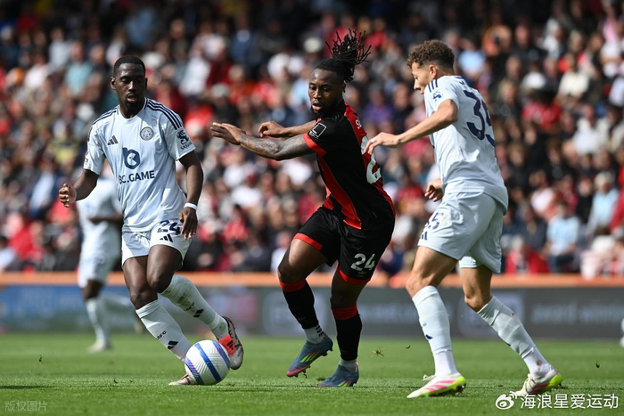 皇马vs塞维利亚裁判：特谢拉被罚下后恐吓我，骂我X娘养的（皇马战塞维利亚，裁判称特谢拉染红后恐吓并辱骂我）