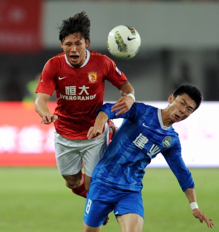 2025年度德甲积分榜：拜仁34场仅1负遥遥领先，勒沃库森第二（2025德甲积分榜：拜仁34战仅负一场领跑，勒沃库森位居次席）