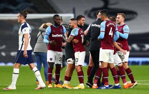 借鉴国米阿德里亚诺改编的莱昂纳多之歌