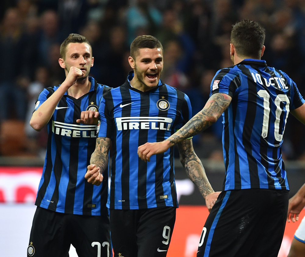 邮报：伯恩茅斯后卫塞内西与女足后卫鲍尔斯成英超新明星情侣