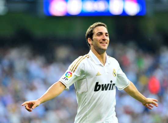 欧冠半场：A·席尔瓦中柱，戴维失良机，尤文暂0-0帕福斯